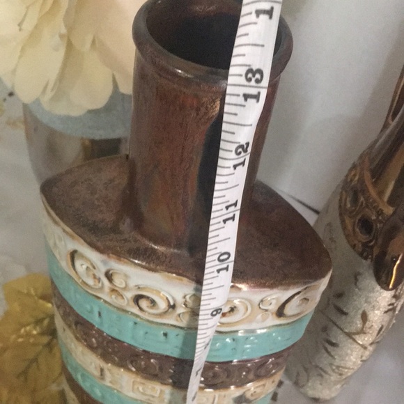 Beautiful Ceramic Vase - Picture 10 of 11